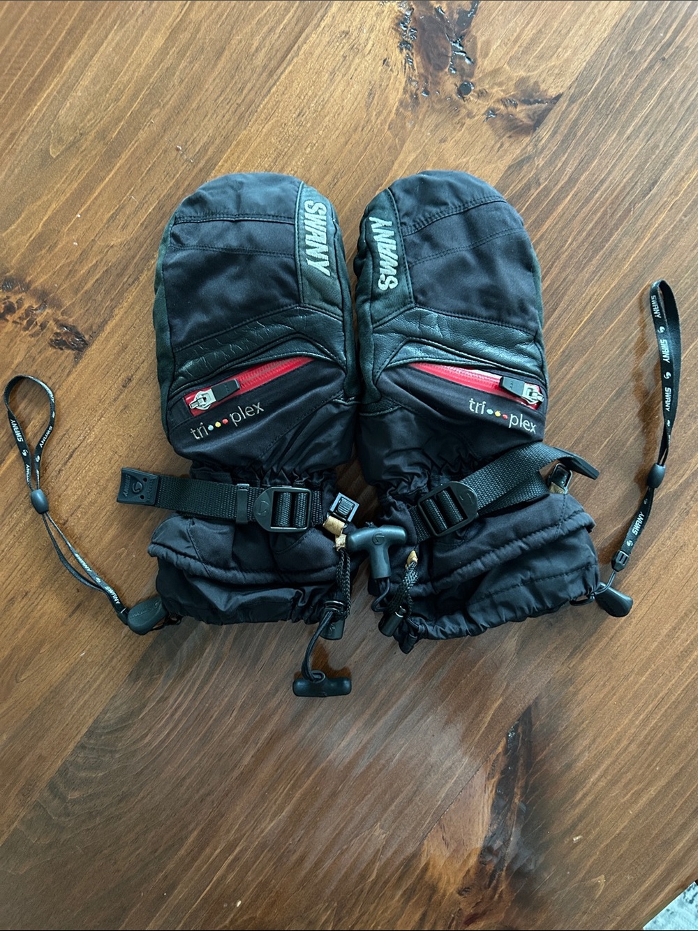 Swany Black Tri-Plex Skiing Insulated Mittens for Women